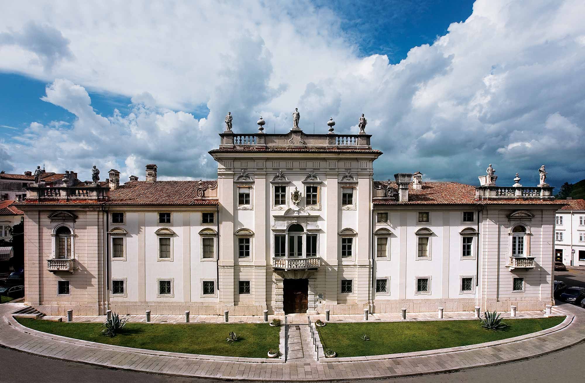 Pinacoteca o sala esposizioni?